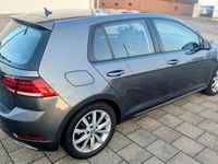 Gebraucht VW Golf VII Highline 150 PS (110 kW) 2018 Grau Limousine