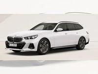 Neu BMW 530e 299 PS (219 kW) 2026 Weiß (alpinweiß uni) Kombi