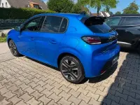 Neu Peugeot 208 Allure 101 PS (74 kW) 2026 Blau Kleinwagen