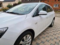 Gebraucht Opel Astra 116 PS (85 kW) 2011 Weiß Kombi