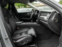 Gebraucht Volvo XC60 Plus 197 PS (144 kW) 2024 Grau SUV