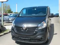 Usado Renault Trafic Expression 145 HP (106 kW) 2016 Preto Monovolume