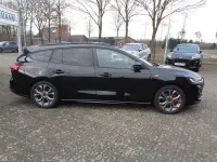 Gebraucht Ford Focus ST-Line X 125 PS (91 kW) 2023 Schwarz Limousine