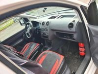 Gebraucht VW Caddy 105 PS (77 kW) 2011 Weiß Van / Kleinbus