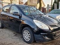 Gebraucht Hyundai i20 Edition 77 PS (56 kW) 2010 Schwarz Kleinwagen