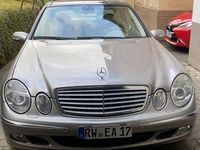 Gebraucht Mercedes E500 Elegance 306 PS (225 kW) 2002 Silber Limousine