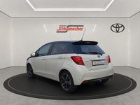 Gebraucht Toyota Yaris Hybrid Style 101 PS (74 kW) 2015 Weiß Kleinwagen