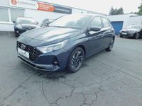 Gebraucht Hyundai i20 Trend 101 PS (74 kW) 2023 Aurora grey / met Limousine