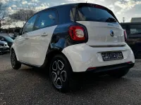 Gebraucht Smart ForFour 71 PS (52 kW) 2018 Schwarz Kleinwagen