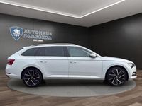 Gebraucht Skoda Superb Style 150 PS (110 kW) 2023 Moonweiß perleffekt Kombi