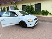 Gebraucht Kia Ceed 143 PS (105 kW) 2009 Weiß Kleinwagen