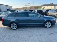 Gebraucht Skoda Superb Exclusive 140 PS (102 kW) 2015 Grau Kombi