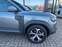 Neu Dacia Duster Journey 122 PS (89 kW) 2026 Grau SUV