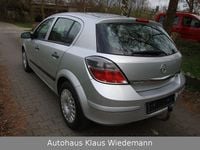 Gebraucht Opel Astra 90 PS (66 kW) 2009 Silber Limousine