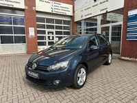 Gebraucht VW Golf VI Team 105 PS (77 kW) 2010 Blau Kleinwagen