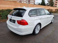 Gebraucht BMW 320 177 PS (130 kW) 2010 Silber Kombi