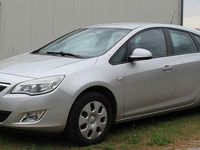 Usado Opel Astra 116 HP (85 kW) 2010 Cinzento Sedan