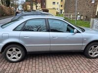 Second-hand Audi A4 100 CP (73 kW) 2000 Argintiu Berlinǎ