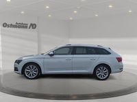 Gebraucht Skoda Superb Style 150 PS (110 kW) 2024 Moonweiss metallic Kombi