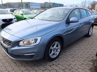 Gebraucht Volvo V60 Business Edition 150 PS (110 kW) 2016 Kombi