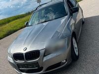 Gebraucht BMW 325 218 PS (160 kW) 2009 Grau Kombi