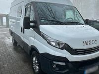 Gebraucht Iveco Daily 136 PS (100 kW) 2018 Weiß Van / Kleinbus