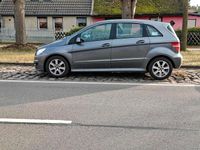 Gebraucht Mercedes B180 115 PS (84 kW) 2010 Silber Van / Kleinbus