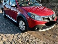 Gebraucht Dacia Sandero Stepway 105 PS (77 kW) 2012 Rot Kleinwagen