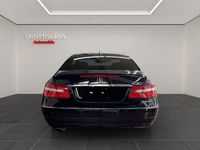 Gebraucht Mercedes E200 184 PS (135 kW) 2010 Schwarz Coupé