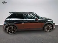 Second-hand Mini Cooper S Favoured 204 CP (150 kW) 2025 Negru Hatchback
