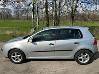 Gebraucht VW Golf V 115 PS (84 kW) 2004 Silber Kleinwagen