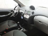 Gebraucht Toyota Yaris Sol 87 PS (63 kW) 2004 Grau metallic Kleinwagen