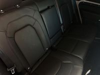 Gebraucht Land Rover Defender HSE Dynamic 349 PS (256 kW) 2025 Santorini black SUV