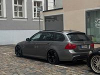 Gebraucht BMW 320 177 PS (130 kW) 2011 Grau Kombi