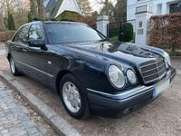 Gebraucht Mercedes E240 Elegance 170 PS (125 kW) 1999 Schwarz Limousine