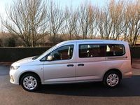 Gebraucht Ford Tourneo Titanium 116 PS (85 kW) 2024 Cyclone stardust silver Van / Kleinbus