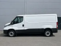 Second-hand Iveco Daily 136 CP (100 kW) 2022 Alb Monovolum