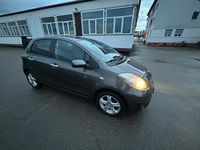 Gebraucht Toyota Yaris 100 PS (73 kW) 2011 Grau Kleinwagen