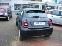 Gebraucht Fiat 500e Action 69 kW (95 PS) 2022 (onyx schwarz) Limousine