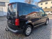 Gebraucht VW Caddy Trendline 102 PS (75 kW) 2015 Schwarz Van / Kleinbus