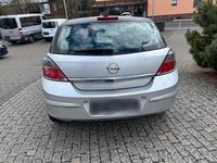 Gebraucht Opel Astra 115 PS (84 kW) 2007 Silber Limousine