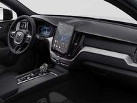 Neu Volvo XC60 Plus 250 PS (183 kW) 2025 Schwarz SUV