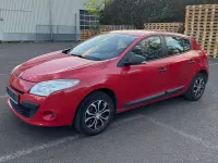 Gebraucht Renault Mégane III Authentique 101 PS (74 kW) 2011 Hellrot Limousine