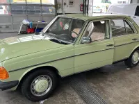 Gebraucht Mercedes 240 65 PS (47 kW) 1977 Grün Limousine