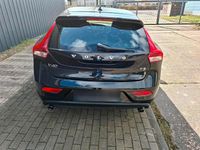 Gebraucht Volvo V40 152 PS (111 kW) 2018 Schwarz Kombi