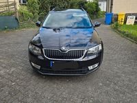 Usado Skoda Octavia 110 HP (80 kW) 2016 Preto Citadino