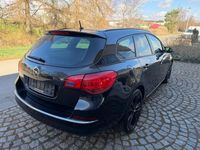 Gebraucht Opel Astra Active 140 PS (102 kW) 2013 Schwarz Kombi