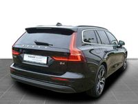 Gebraucht Volvo V60 Business Edition 197 PS (144 kW) 2023 Onyx black / metallic Kombi