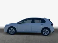 Gebraucht VW Golf VIII Life 150 PS (110 kW) 2024 Weiß Limousine