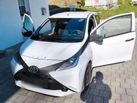 Gebraucht Toyota Aygo 69 PS (50 kW) 2017 Weiß Kleinwagen